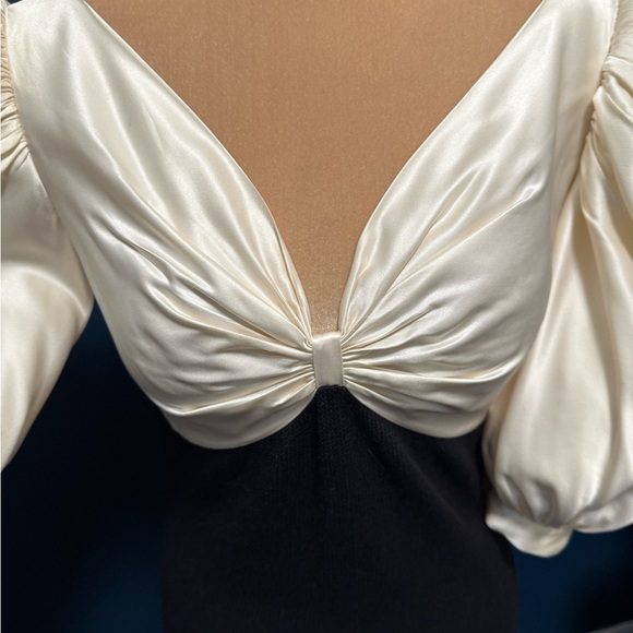 Vintage St John by Marie Grey Elegant Black Knit and Cream Dress Size 6 - Picture 4 of 15